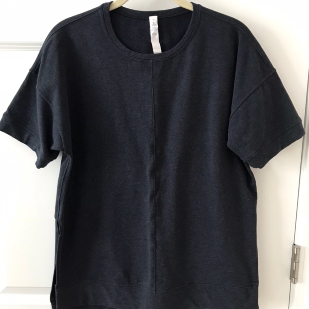 Lululemon T-shirt
